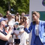 Kate Returns to Wimbledon as Patron, Greets Fans Before Second-Round Match